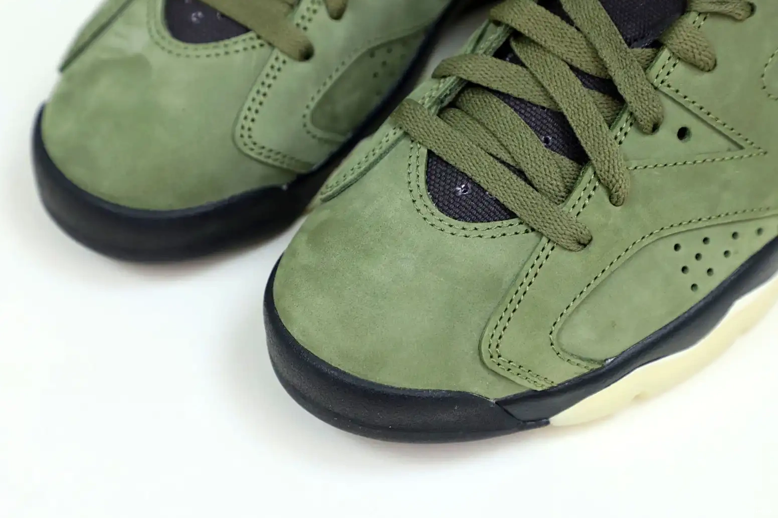 Kimikick SCOTT 'OLIVE' AIR TRAVIS RETRO JORDAN 6 X 0503